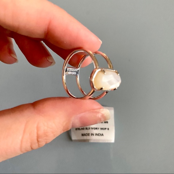 [SOLD] Elyse Sterling Silver Ring Ivory Pearl - Picture 4 of 4